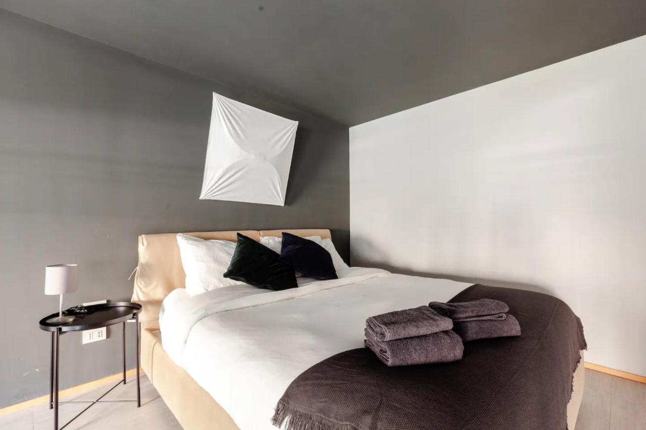 Design Spacious Loft In Navigli - Hosted By Sweetstay Μιλάνο Εξωτερικό φωτογραφία